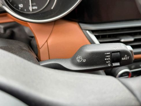 Used 2018 Alfa Romeo Giulia AWD image 24