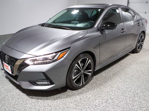 Used 2023 Nissan Sentra SR w/ SR Premium Package FWD image 32