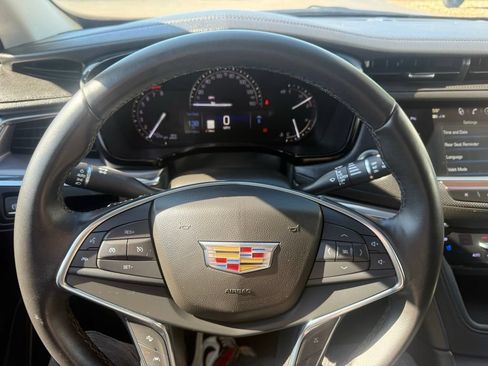 Used 2018 Cadillac XT5 Premium Luxury w/ Driver Assist Package AWD/4WD image 17