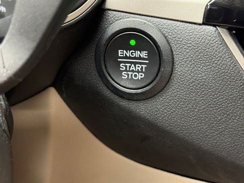 Used 2022 Ford Escape SE image 22