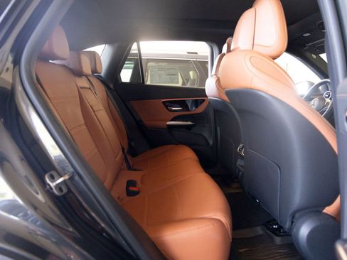 Used 2024 Mercedes-Benz GLC 300 image 24