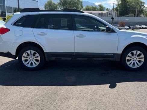 Used 2013 Subaru Outback 2.5i AWD/4WD image 2
