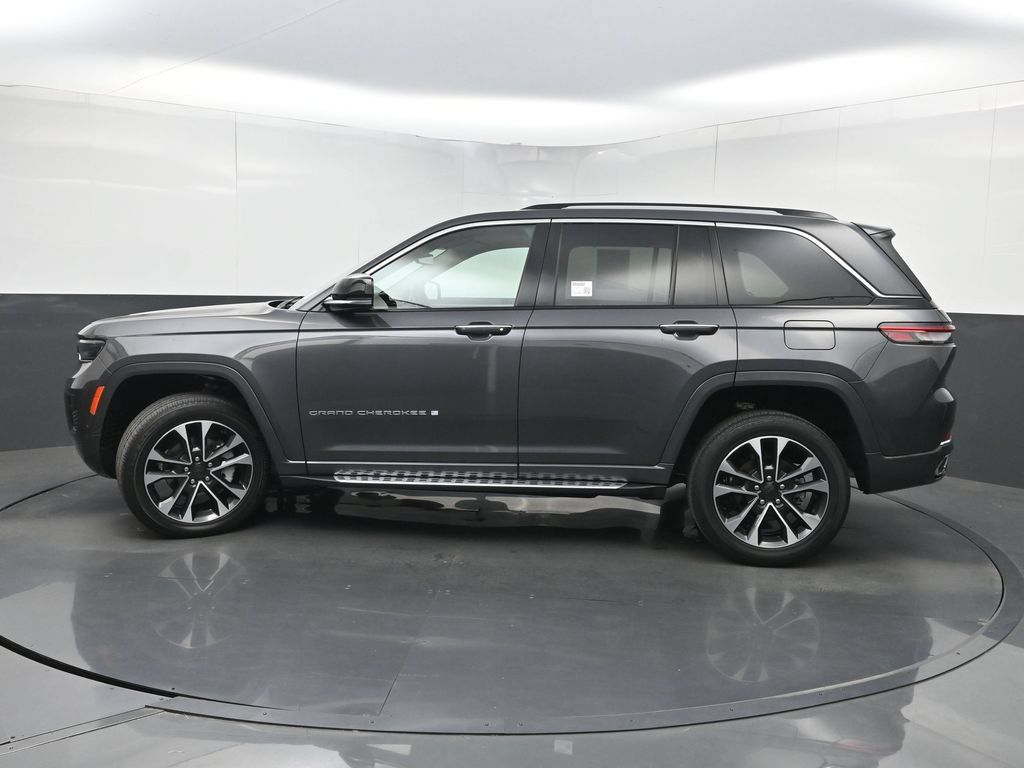 Used 2022 Jeep Grand Cherokee Overland w/ Luxury Tech Group IV RWD image 50