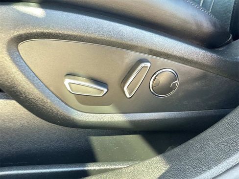 Used 2021 Lincoln Nautilus Reserve image 19