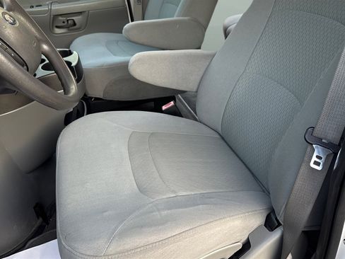 Used 2008 Ford E-350 and Econoline 350 XLT image 32