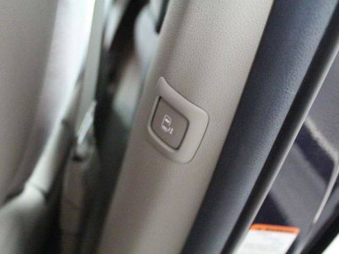 Used 2019 Kia Sedona LX image 29