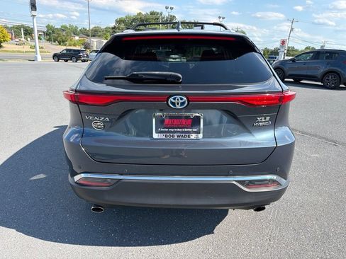Used 2021 Toyota Venza XLE w/ Softex Package AWD/4WD image 4