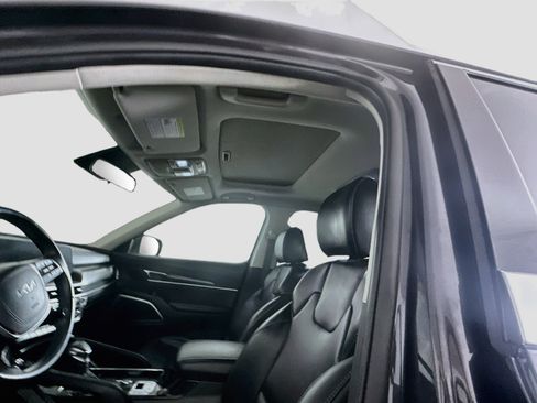 Used 2025 Kia Telluride S FWD image 26
