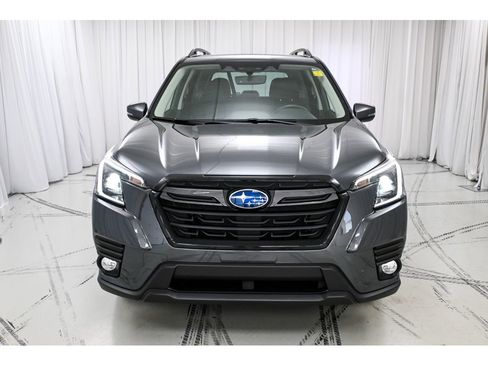 Used 2023 Subaru Forester Limited w/ Popular Package #2 AWD/4WD image 3