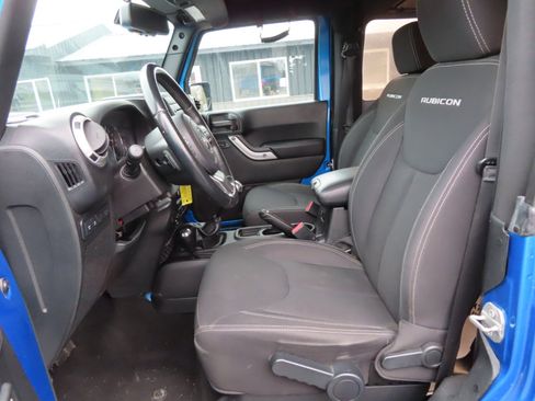 Used 2016 Jeep Wrangler Rubicon w/ Power Convenience Group image 23