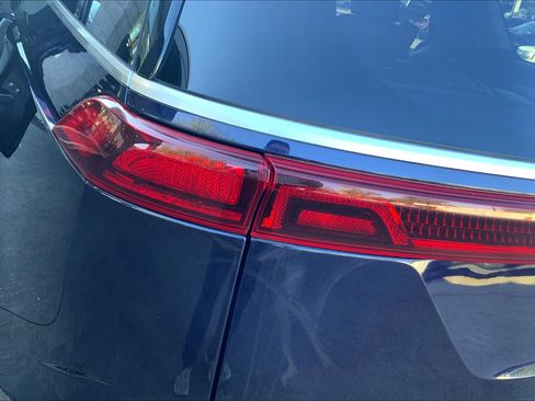 Used 2024 Kia Carnival LX image 31