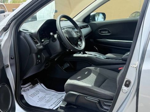 Used 2019 Honda HR-V EX image 11