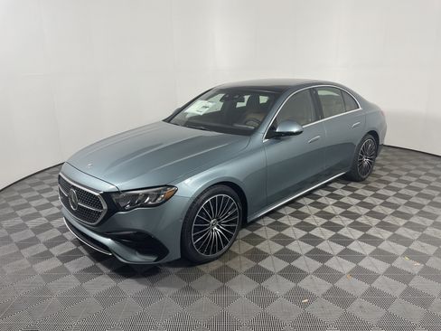 New 2026 Mercedes-Benz E 450 4MATIC Sedan image 9