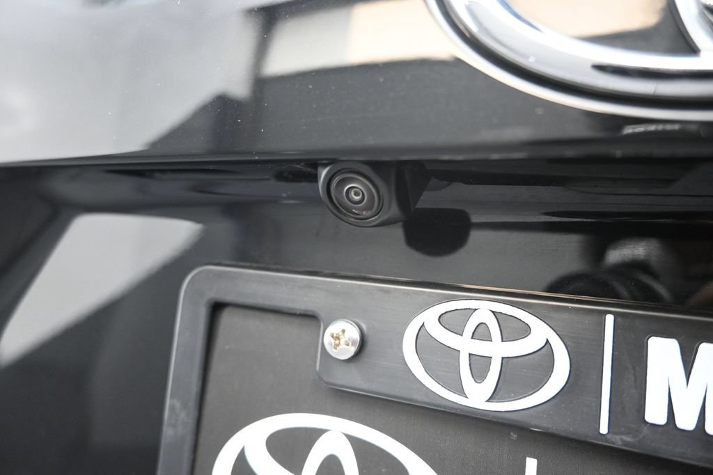 Used 2025 Toyota RAV4 XLE AWD/4WD image 38