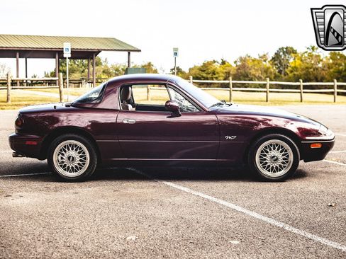 Used 1995 MAZDA MX-5 Miata M-Edition image 7