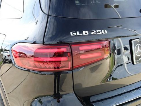 New 2026 Mercedes-Benz GLB 250 4MATIC image 13
