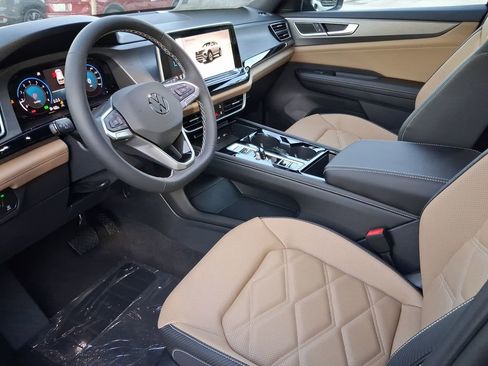 New 2026 Volkswagen Atlas Cross Sport SE FWD image 7