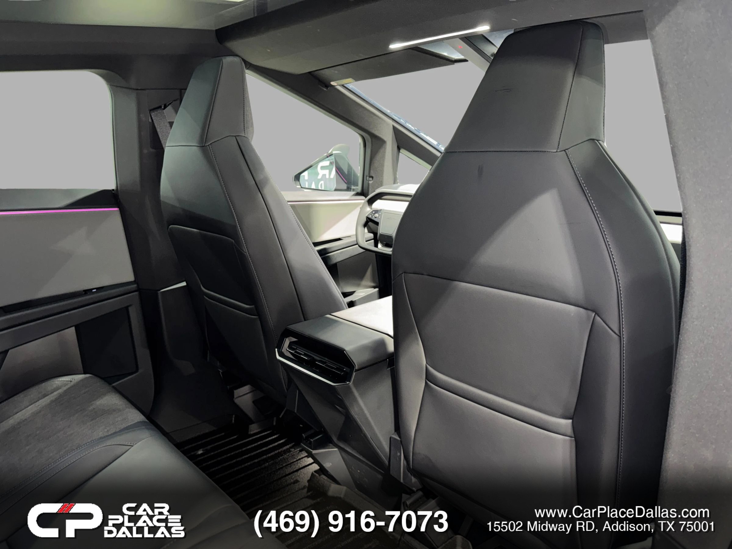 Used 2025 Tesla Cybertruck 2WD Crew Cab image 29
