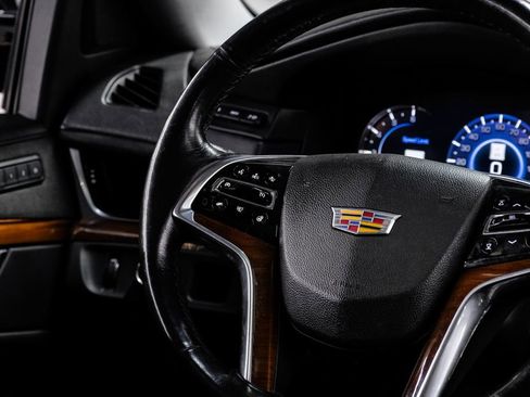 Used 2020 Cadillac Escalade ESV Luxury RWD image 23