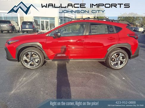 Used 2025 Subaru Crosstrek 2.0i Premium image 3