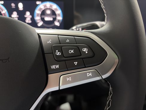 New 2026 Volkswagen Tiguan SE image 16