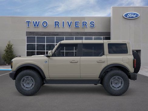 New 2025 Ford Bronco Outer Banks w/ Sasquatch Package image 3