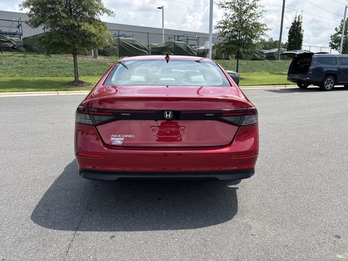 Used 2024 Honda Accord EX image 8