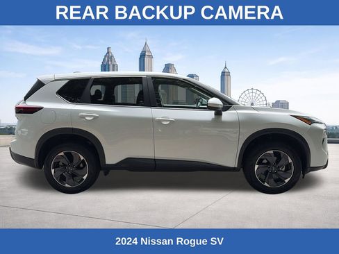 Used 2024 Nissan Rogue SV FWD image 8