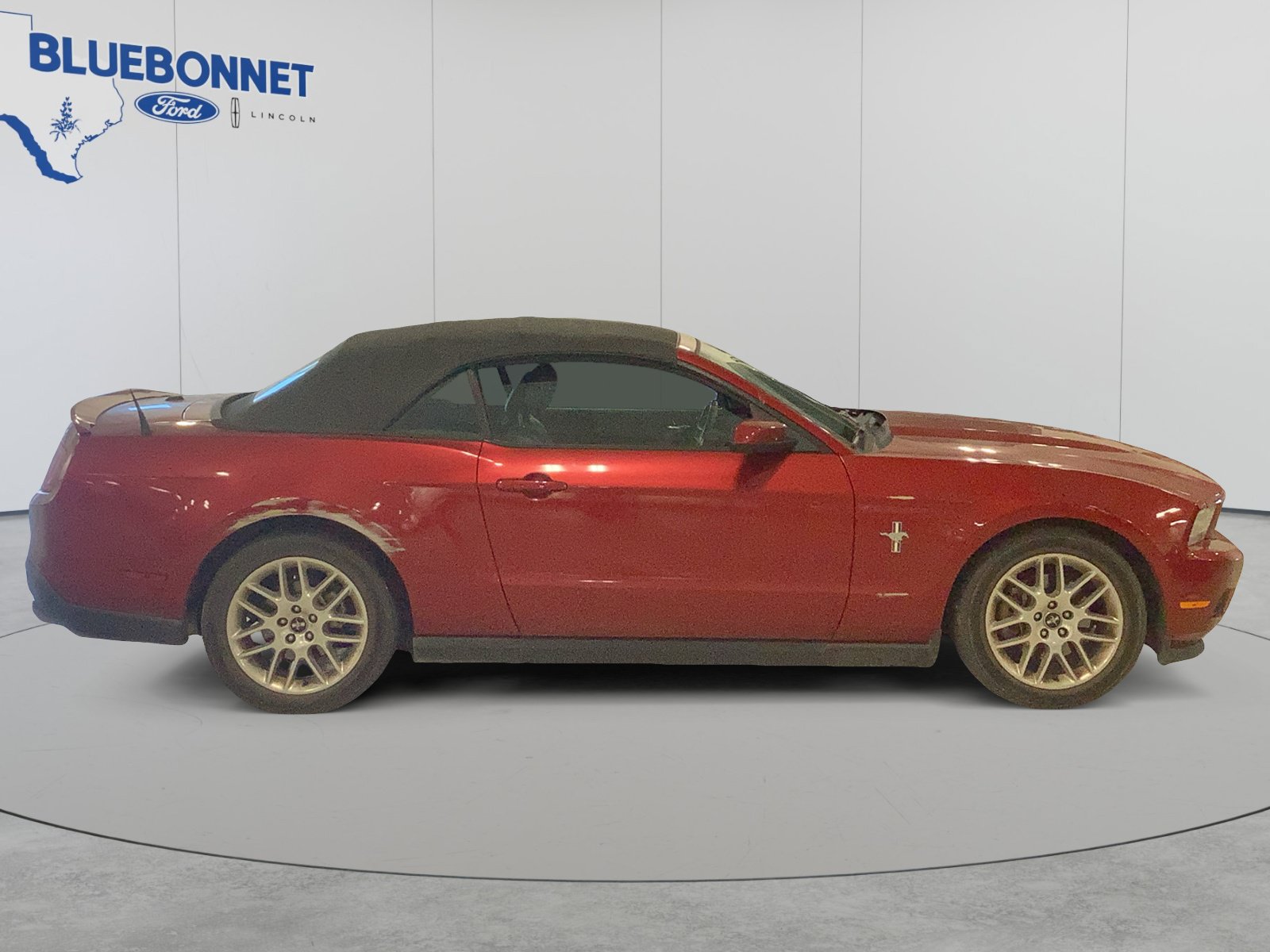 Used 2012 Ford Mustang Premium RWD image 3