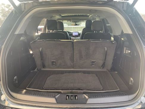 Used 2023 Ford Explorer XLT w/ Equipment Group 202A image 13