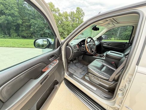 Used 2007 GMC Yukon Denali AWD/4WD image 8