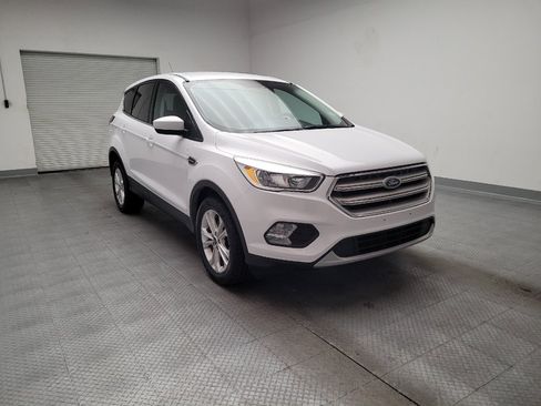 Used 2019 Ford Escape SE FWD image 14