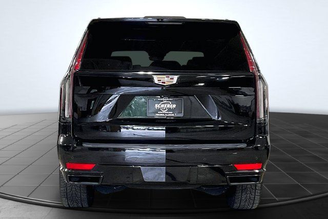 Used 2022 Cadillac Escalade Premium Luxury AWD/4WD image 4