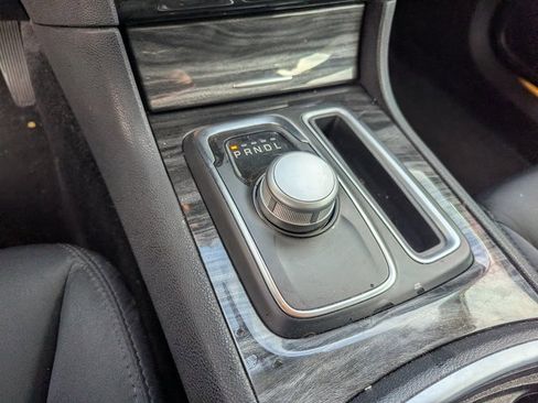 Used 2022 Chrysler 300 Touring w/ Sport Appearance Package image 14