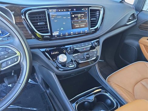 Used 2021 Chrysler Pacifica Pinnacle image 24
