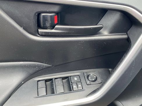 Used 2025 Toyota RAV4 LE FWD image 22