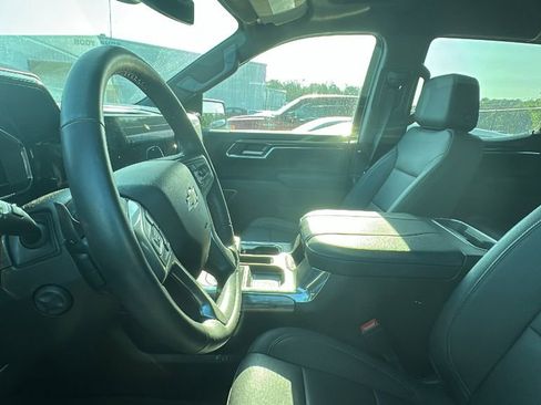 Used 2023 Chevrolet Silverado 1500 LTZ AWD/4WD image 6