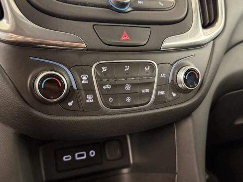 Used 2019 Chevrolet Equinox LT FWD image 22
