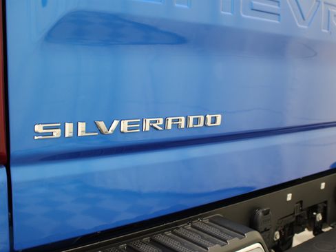 Used 2025 Chevrolet Silverado 1500 LT AWD/4WD image 28