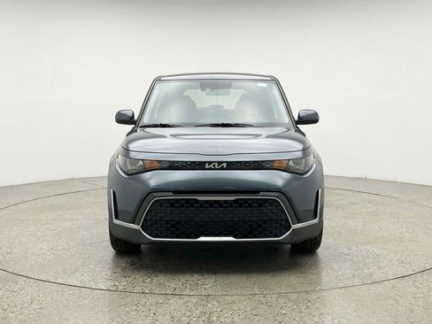 Used 2025 Kia Soul LX w/ LX Technology Package FWD image 2