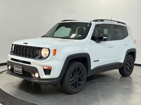 Certified 2022 Jeep Renegade Altitude w/ Sun/Sound Group image 3