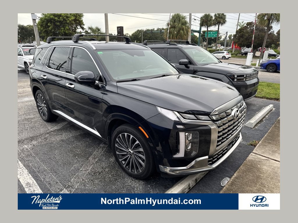 Used 2023 Hyundai Palisade Calligraphy FWD image 1