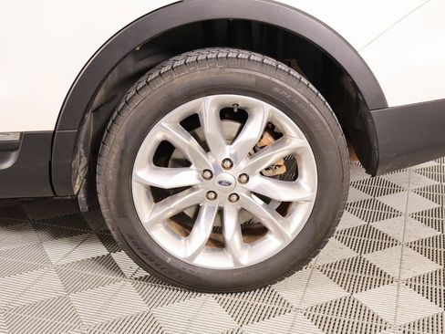 Used 2015 Ford Explorer XLT w/ Equipment Group 202B image 20