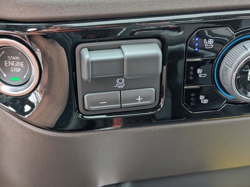 New 2026 Chevrolet Silverado 1500 LTZ w/ LTZ Premium Package AWD/4WD image 28