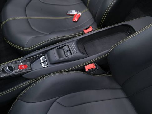Used 2022 Ferrari F8 Tributo RWD image 18
