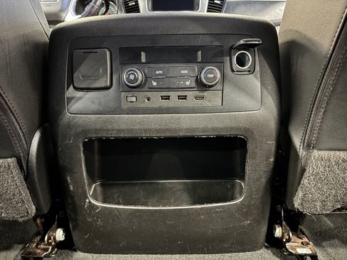 Used 2020 GMC Yukon XL SLT w/ Open Road Package image 31