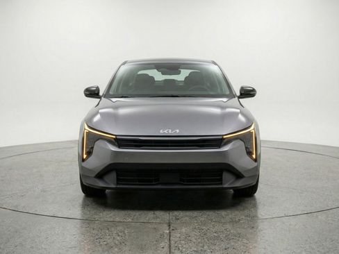 Used 2025 Kia K4 FWD image 2