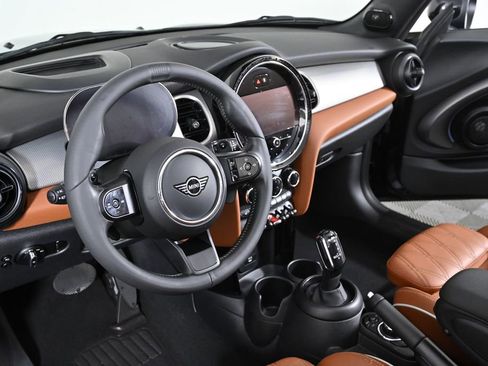 Certified 2022 MINI Cooper S image 11