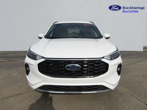 Certified 2023 Ford Escape ST-Line Select w/ Tech Pack #2 AWD/4WD image 9