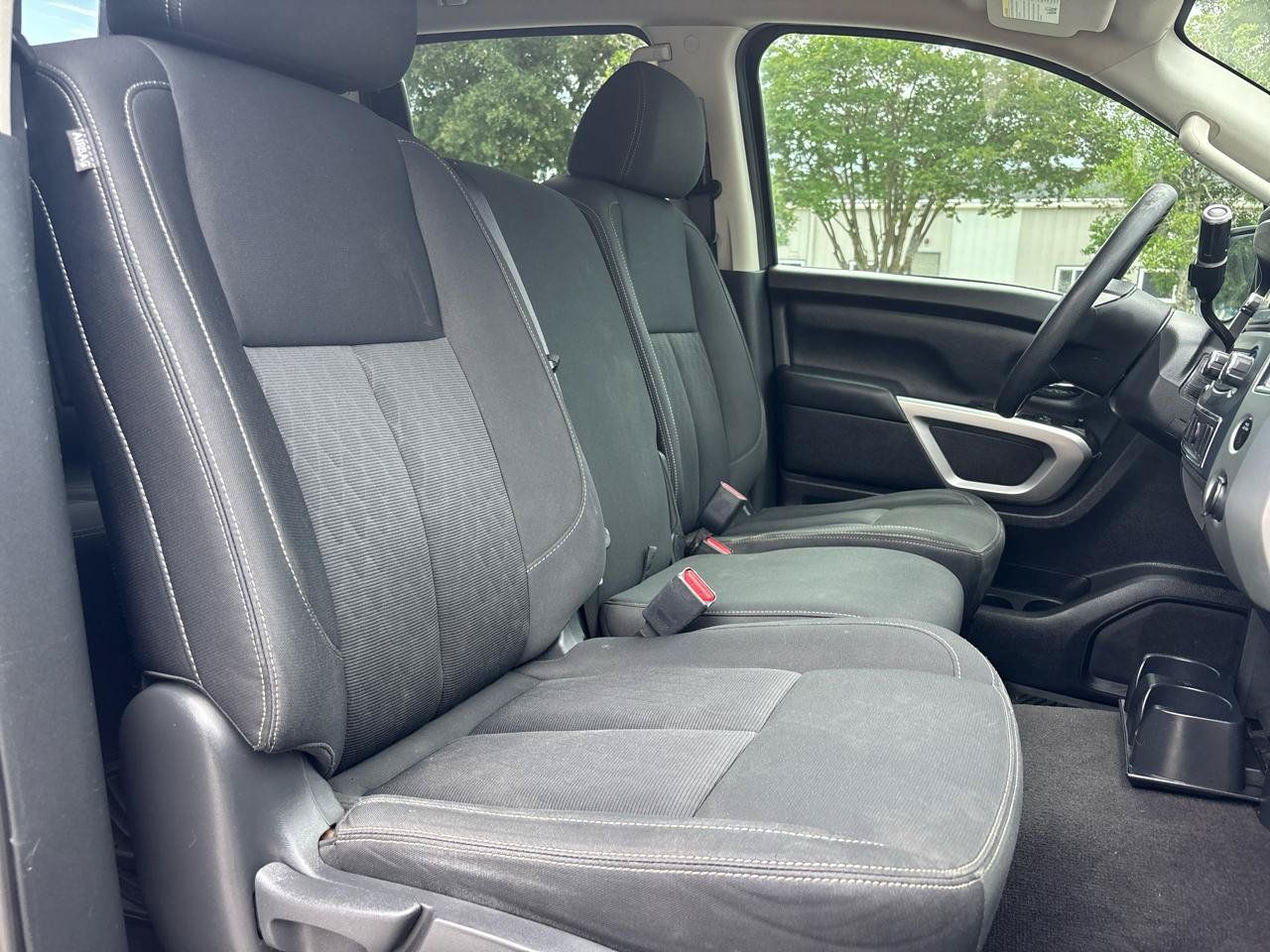 Used 2018 Nissan Titan SV RWD image 17